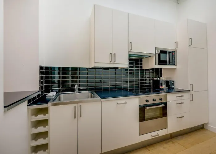 Hot District Faubourg Saint-denis Lägenhet